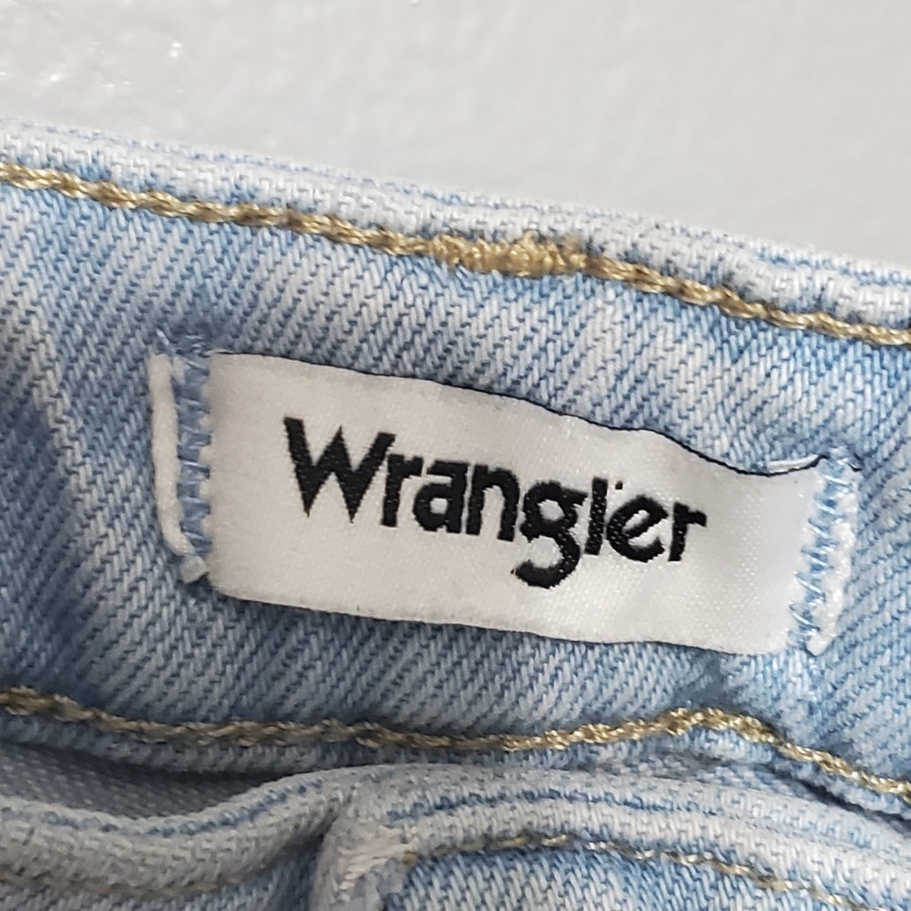 Wrangler Womens Mom Jeans Light Wash High Rise Cropped Size 26x28 - Picture 9 of 11